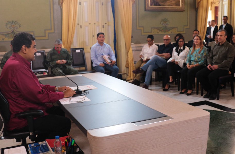PresidencialVen's tweet photo. #ANUNCIO “Mañana se hará una reunión para debatir y afinar detalles para la estabilización de los precios de insumos y alimentos para el Pueblo” detalló @NicolasMaduro https://t.co/ffMFT6NfC6