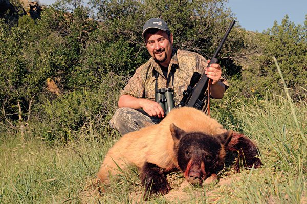 HuntingMag's tweet photo. See if your state made our list of the best states for hunting black bears: https://t.co/ucAbdg6npV | #PetersensHunting #huntingMag #hunting #BlackBear #BearHunting #AdventureHunting https://t.co/4l9S00dQIn