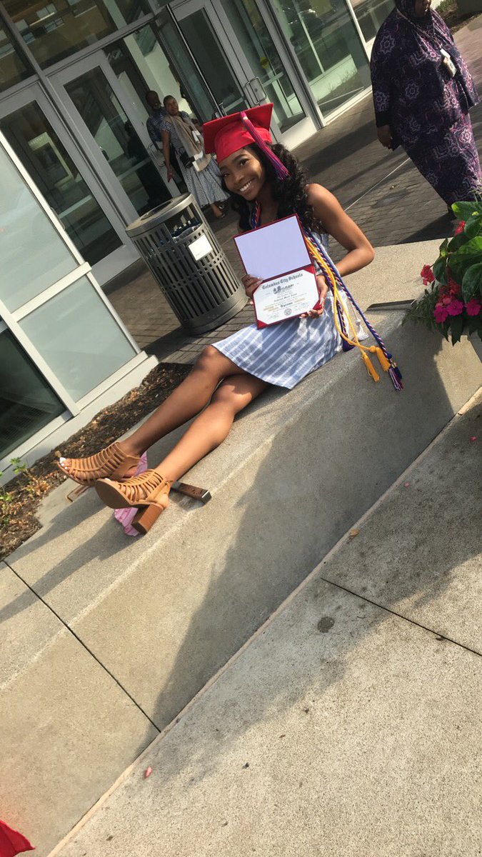BadGalAsh_'s tweet photo. Eastmoor Academy Graduate ❤️💙 #4YearsNoTears https://t.co/jAHxYNZl8l