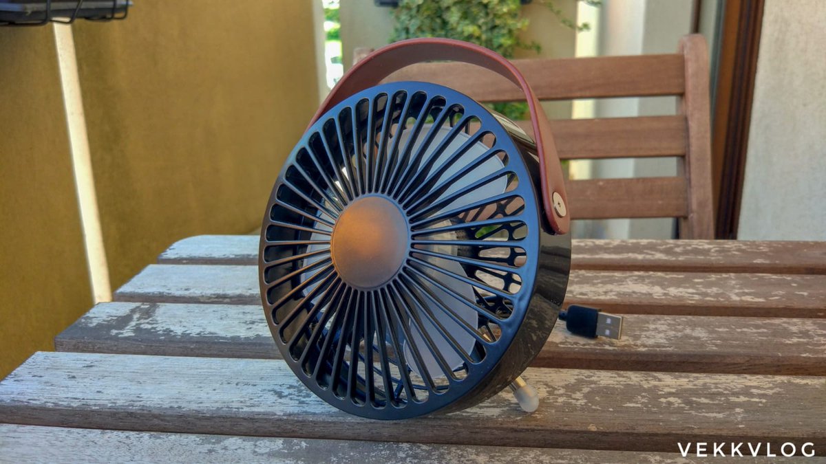 VekkVlog's tweet image. #vekkvlog #elekin #powerbank #amazon #offerteamazon #batteria #battery #batterylife #usb #amper #mah #10000 #10000mah #percentuale #picoftheday #fotodelgiorno by #xiaomimi5 #mi5 #xiaomiclick #xiaomiphotograph