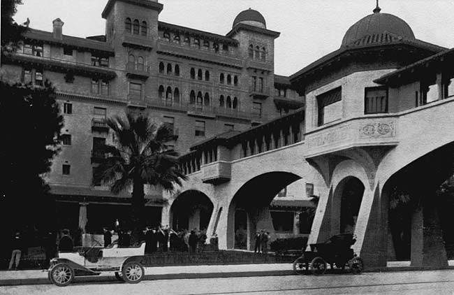 castlegreenpas's tweet photo. A bit of history to relish before this Sunday's tour! https://t.co/FIVoZsJuwd #Pasadena #CastleGreen #thingstodo #weekend https://t.co/XNfyoNffto