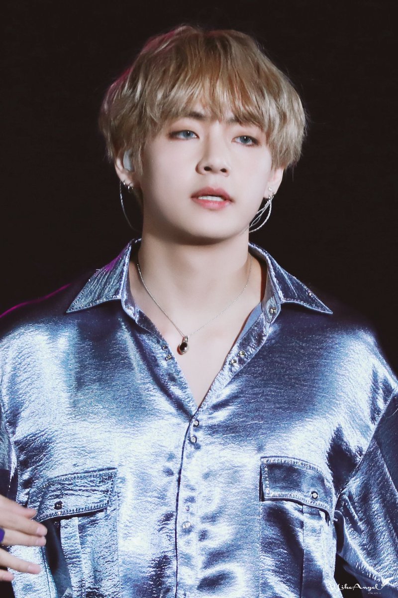 U__SAVETHEWORLD's tweet photo. 73. 방탄소년단 뷔 https://t.co/8LKOYaYZqd