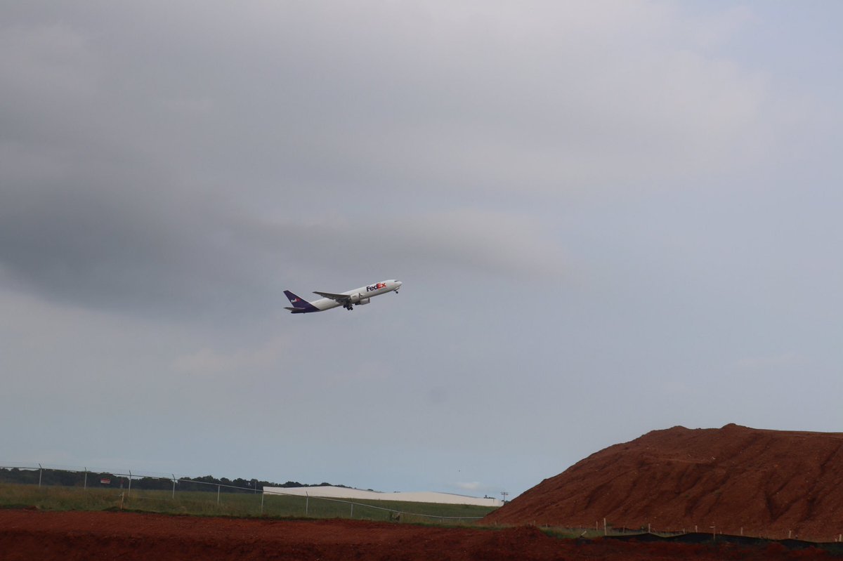 HistoricRad39A's tweet photo. I caught some beautiful looking @FedEx planes today! https://t.co/5g3hQ8Y0uP
