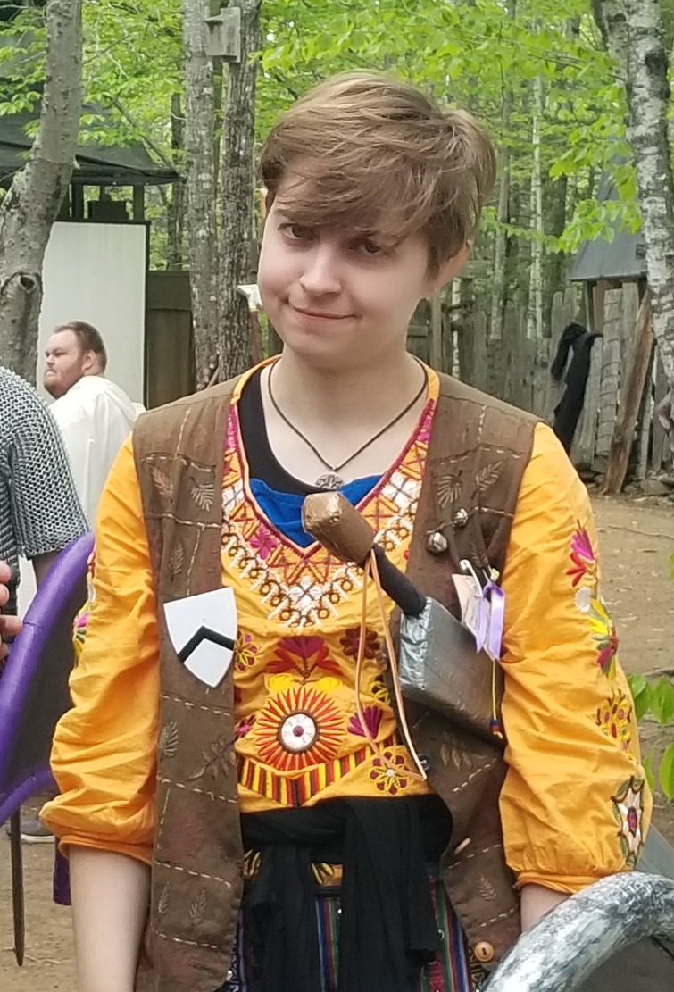 starborb's tweet image. @LarpHouse created another great larp hashtag! So here is my #larpspurt featuring: My precious Fae Child Nedeni! in 2016 when I bought her first outfit at the thrift store and from last weeks larp! When she was having enough of the drama. #SameVest