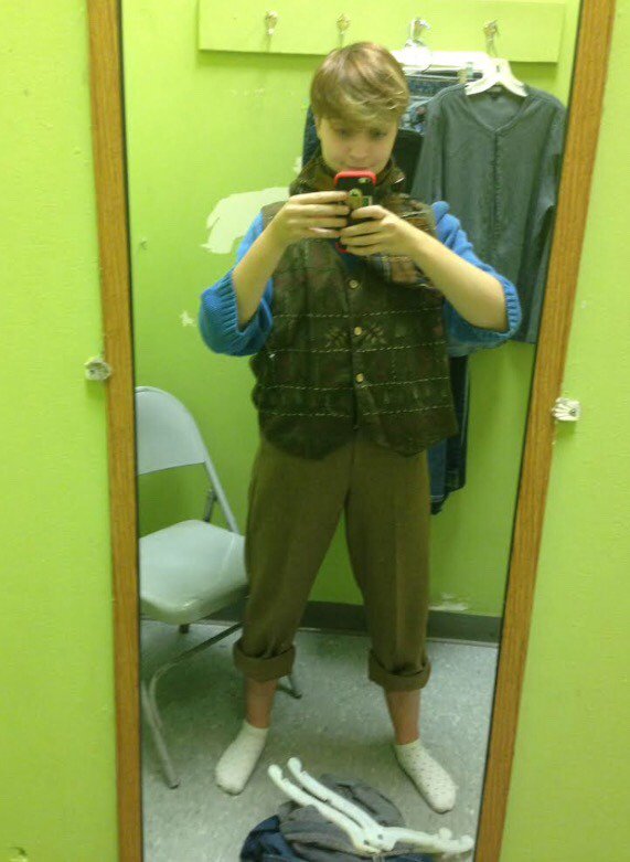 starborb's tweet image. @LarpHouse created another great larp hashtag! So here is my #larpspurt featuring: My precious Fae Child Nedeni! in 2016 when I bought her first outfit at the thrift store and from last weeks larp! When she was having enough of the drama. #SameVest