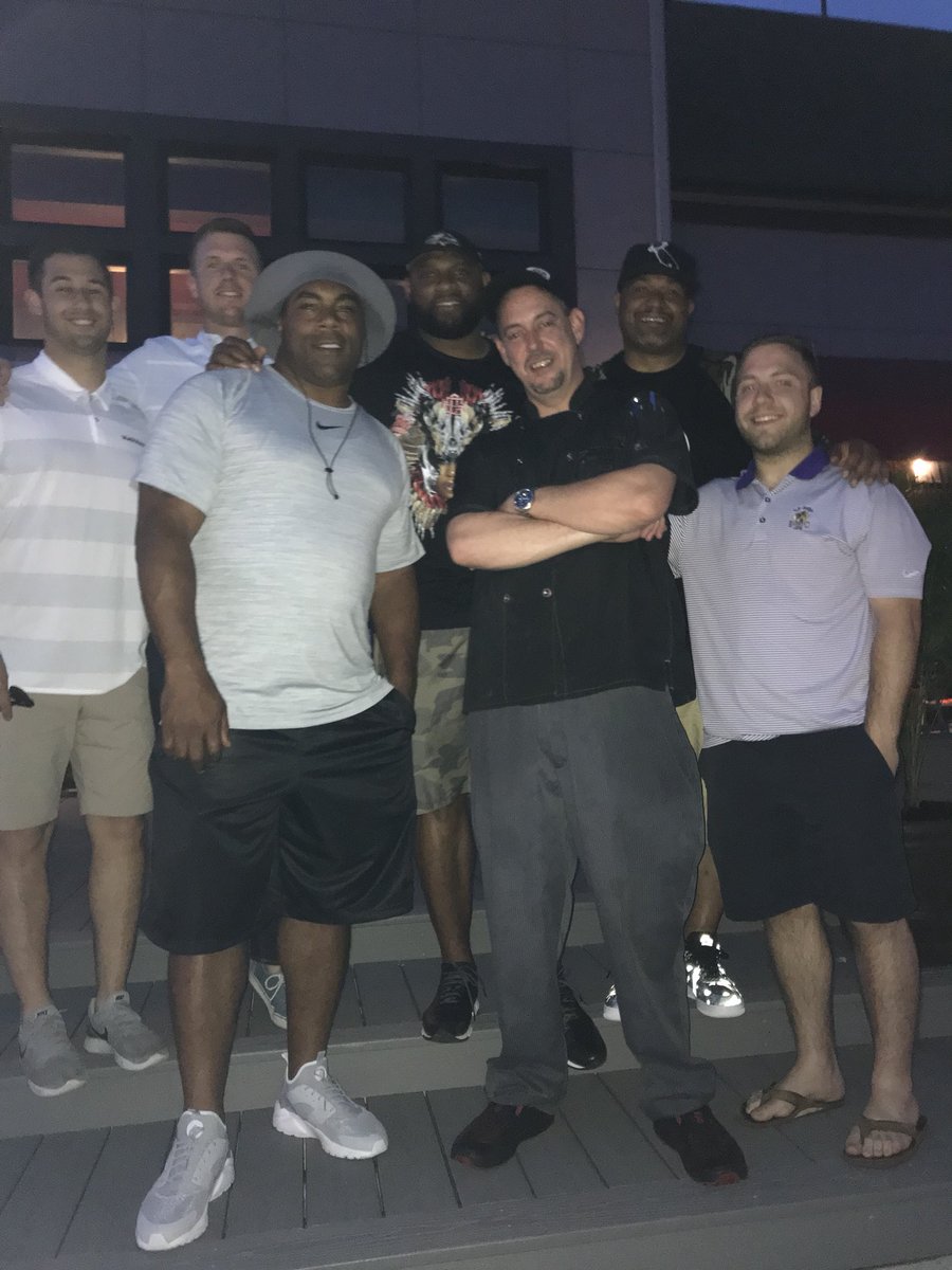 BJack50's tweet image. THANK YOU to @redredwinebar in @OCMaryland for hosting @adaliusthomas @Jamal31Lewis @BJack50 @_mlittle &amp;amp; @adamrudel for an amazing dinner tonight during @Ravens #BeachBash2018 
The Chef Jordan, staff and food was phenomenal!!!