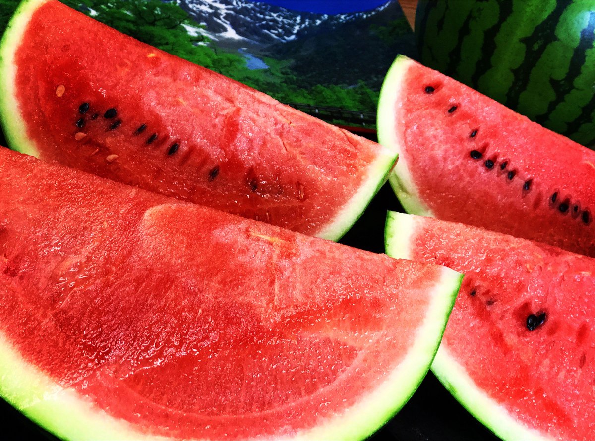 後藤大成 高級果物専門店フルーツ岐阜羽島 カットスイカ 販売スタート 汗をたくさんかきながら かぶりつきたい 果物 と言えば やっぱり美味しそうな甘 い スイカ ですよね 甘くて水分たっぷり シャキシャキ 食べれば 大満足 の
