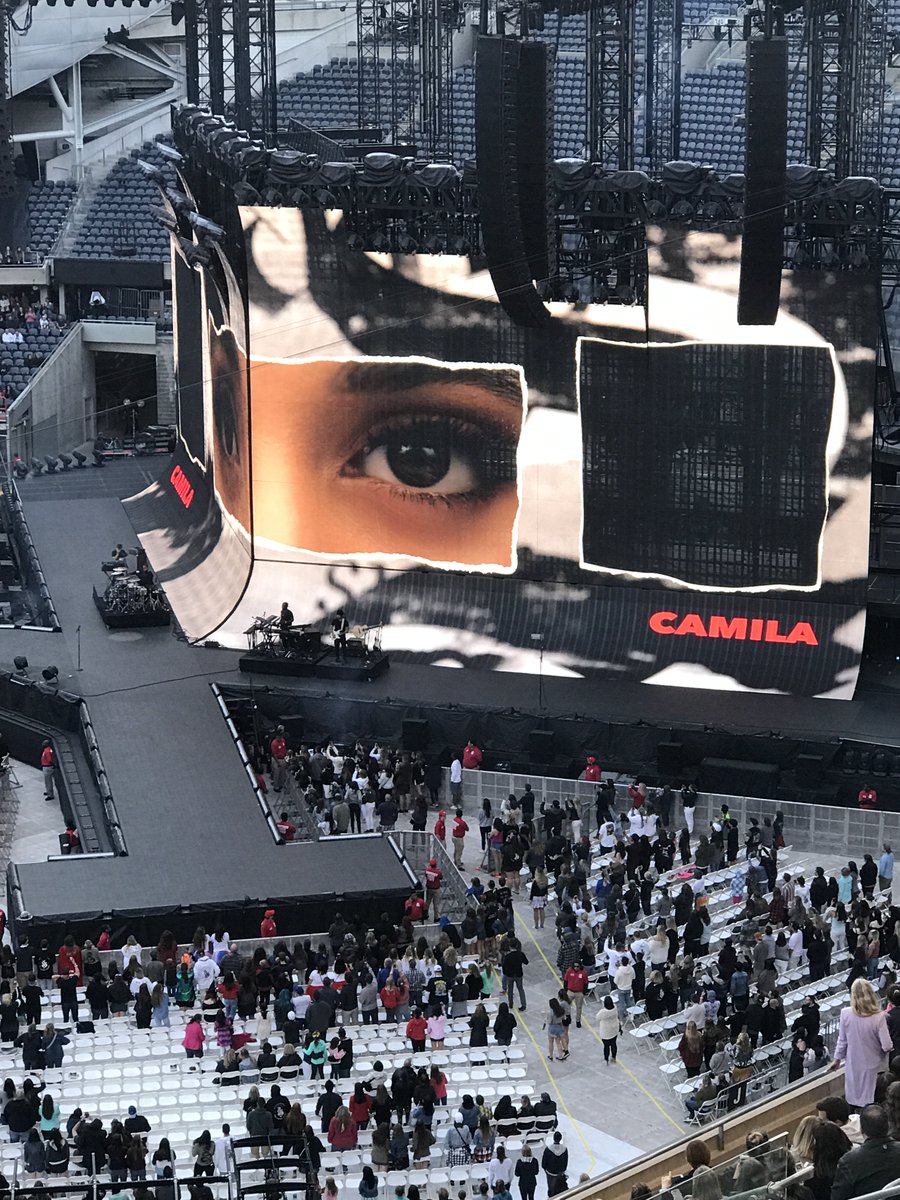 EBUNC1's tweet photo. This is happening! Welcome back to #Chicago @Camila_Cabello #ReputationChicago https://t.co/smVcNx7vfr