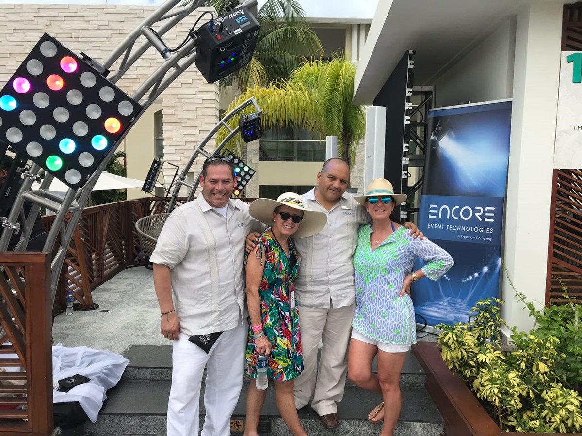 EncoreMex's tweet photo. End of Cabana day #IRFGrand at Moon Palace Resort Cancun. https://t.co/JePrRHo3Dq