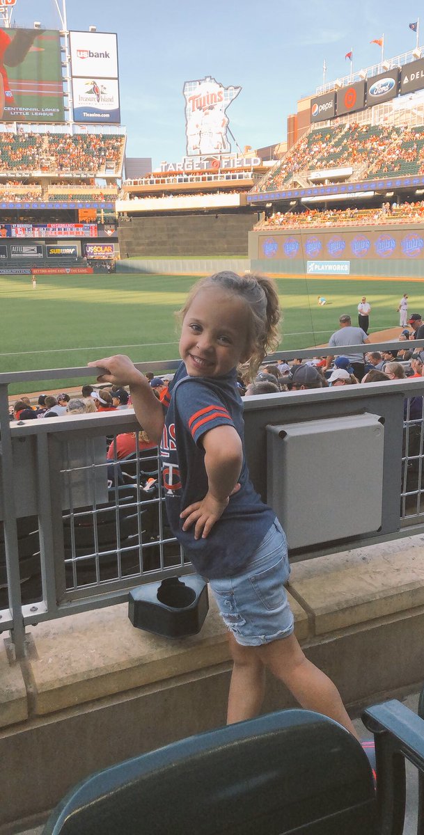 Leslie_Lynn's tweet photo. @Twins @TwinsPics #thisishowwebaseball #targetfield #TwinsWin https://t.co/dsnAzYY4n0
