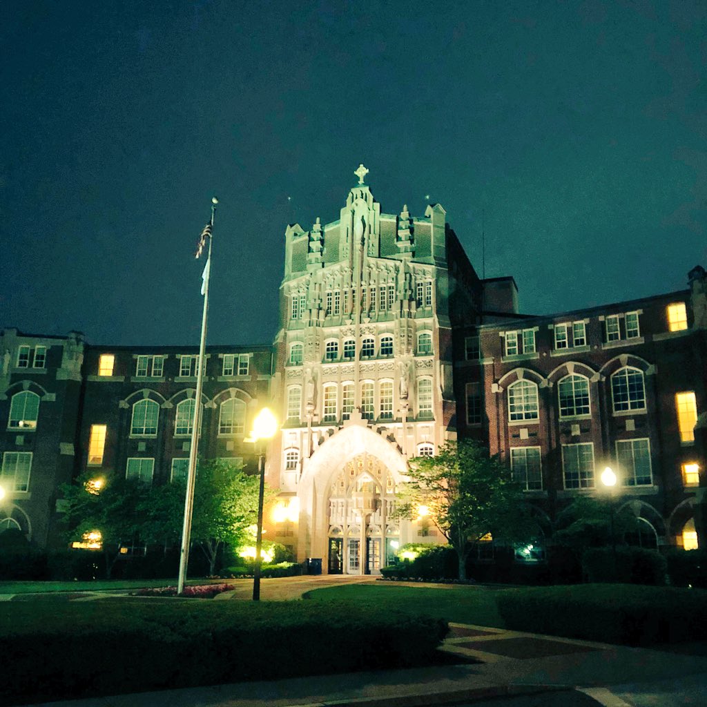 short_pants's tweet photo. A gorgeous night at Harkins Hall! #PC08 #PCReunion2018 https://t.co/IyUL6JbITE