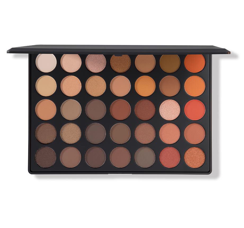 WillowPOfficial's tweet photo. Enjoying #TheWillowPapePalette as much as I am? I’m sure you are hun💅🏻 #YoursIsAFlop #ImAQueen https://t.co/42r8KoFSYq