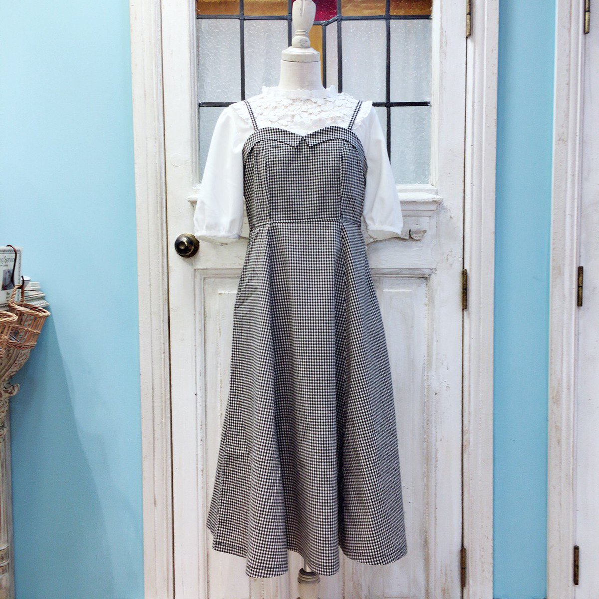 F I N T近鉄パッセ店 A Twitter New コルセットデニムフレアーワンピース Black Wh 8 600 Tax シルエットがとてもキレイなワンピース 夏にぴったりのギンガムチェックが新色で登場です フィント 近鉄パッセ 新作 ワンピース レースアップ ギンガム