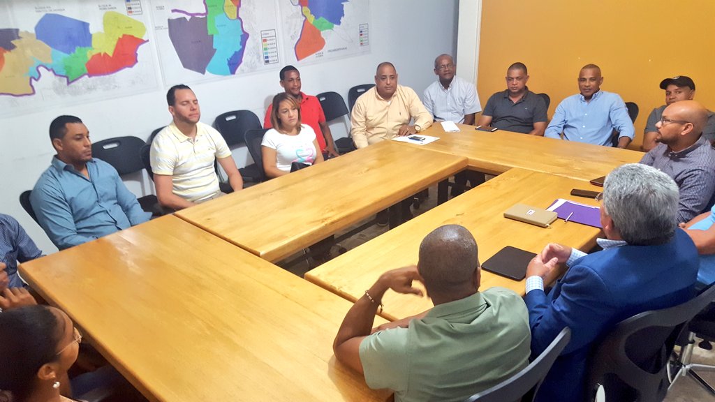 falcantarag's tweet photo. Los dirigentes deportivos del @PLDenlinea en Santiago continúan sumándose al proyecto del compañero @FernandoRosaRD
#FernandoesConsenso
#Fernando2020-2024 https://t.co/Vs79NfBMrI