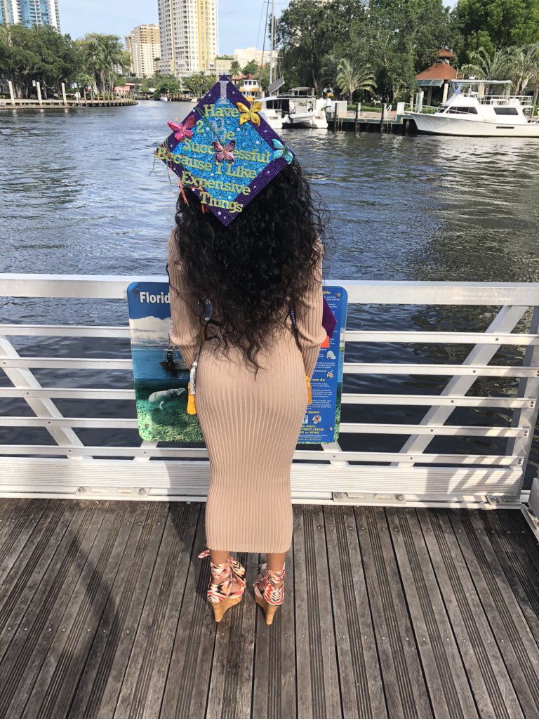 AllHail_Quonie's tweet image. Look myself in the mirror said we gon’ win👩🏽‍🎓😻 #issagrad #donewiththisbs #blancheelyalumni