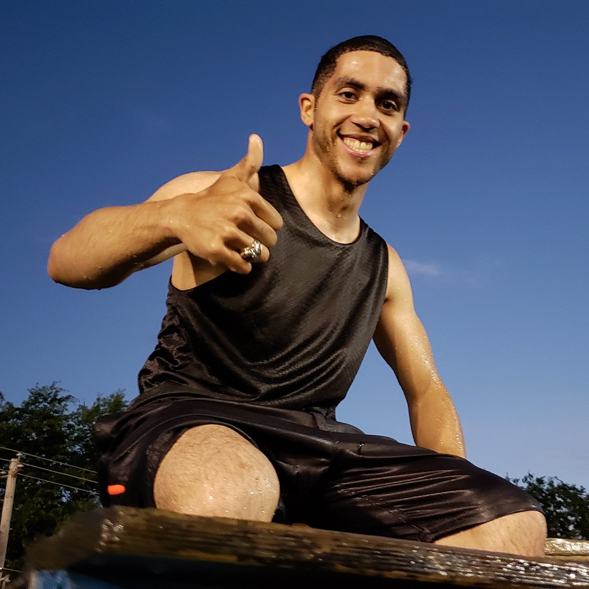 wnkytv's tweet photo. @wnkytv reporter @MatthewWNKY enjoying his session in the dunk tank at #RelayforLife! #BecauseLocalMatters https://t.co/ExLwfhhH9s