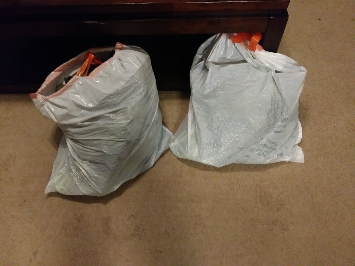 Got home and did some gardenibg with my mimi me... Two bags almost 2 lbs of collards... Providing for our church's lunch this sunday!!

                   Proverbs 22:9 
Whoever has a bountiful eye will be blessed, for he shares his bread with the poor