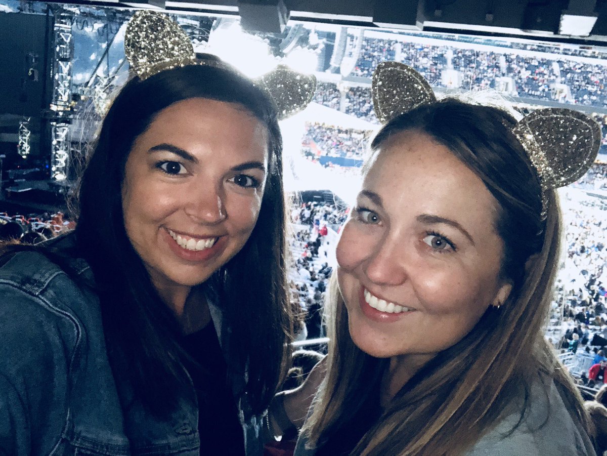 Lisa_087's tweet photo. @Camila_Cabello and @charli_xcx  were amazing!!  Ready for @taylorswift13 to take the stage!!! #reputationsadiumtour #ReputationChicago #section241 #reproomwishes @taylornation13 https://t.co/6MzTpQRc5r