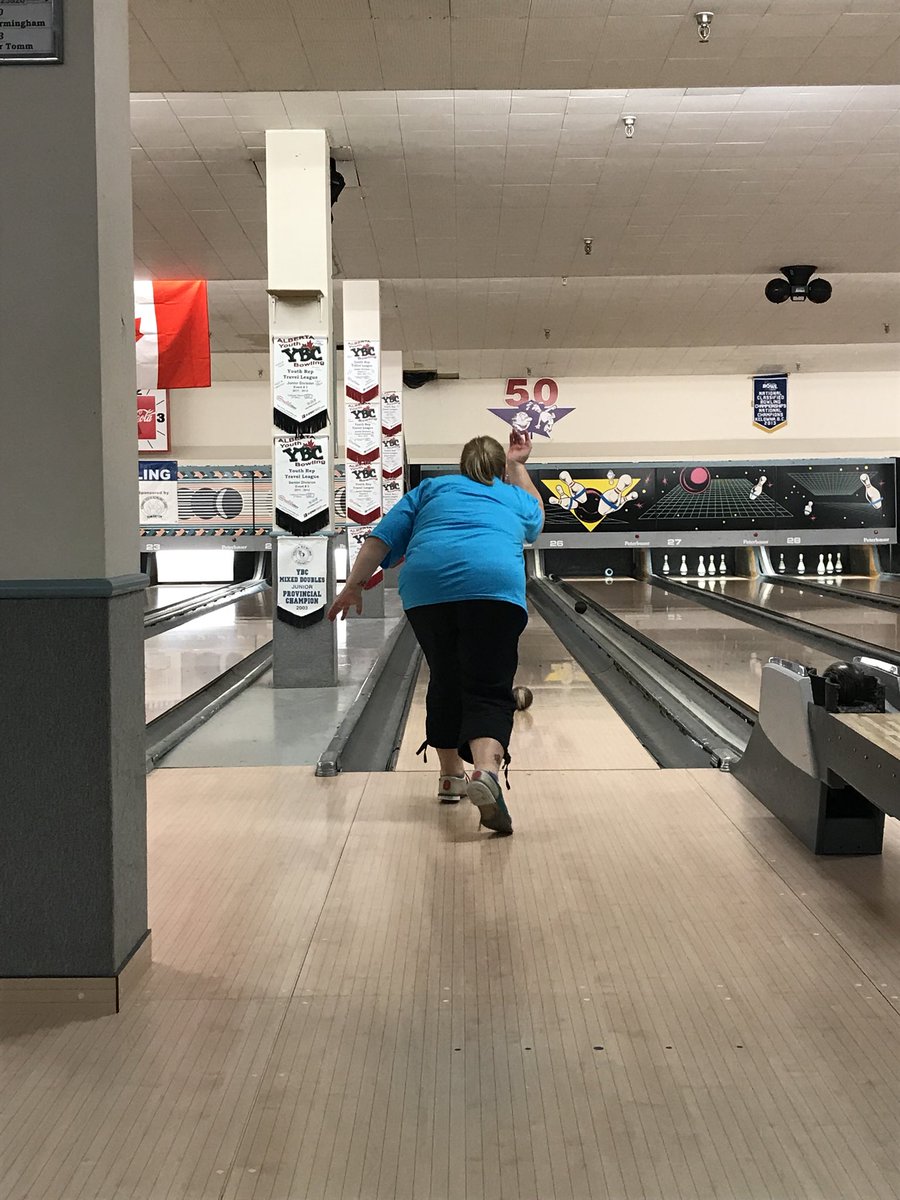 Snowfoot25's tweet photo. Bowling tonight #YEGCC18 #bonniedoonlanes #bowling #pcmcanada https://t.co/yyFxgSwefY