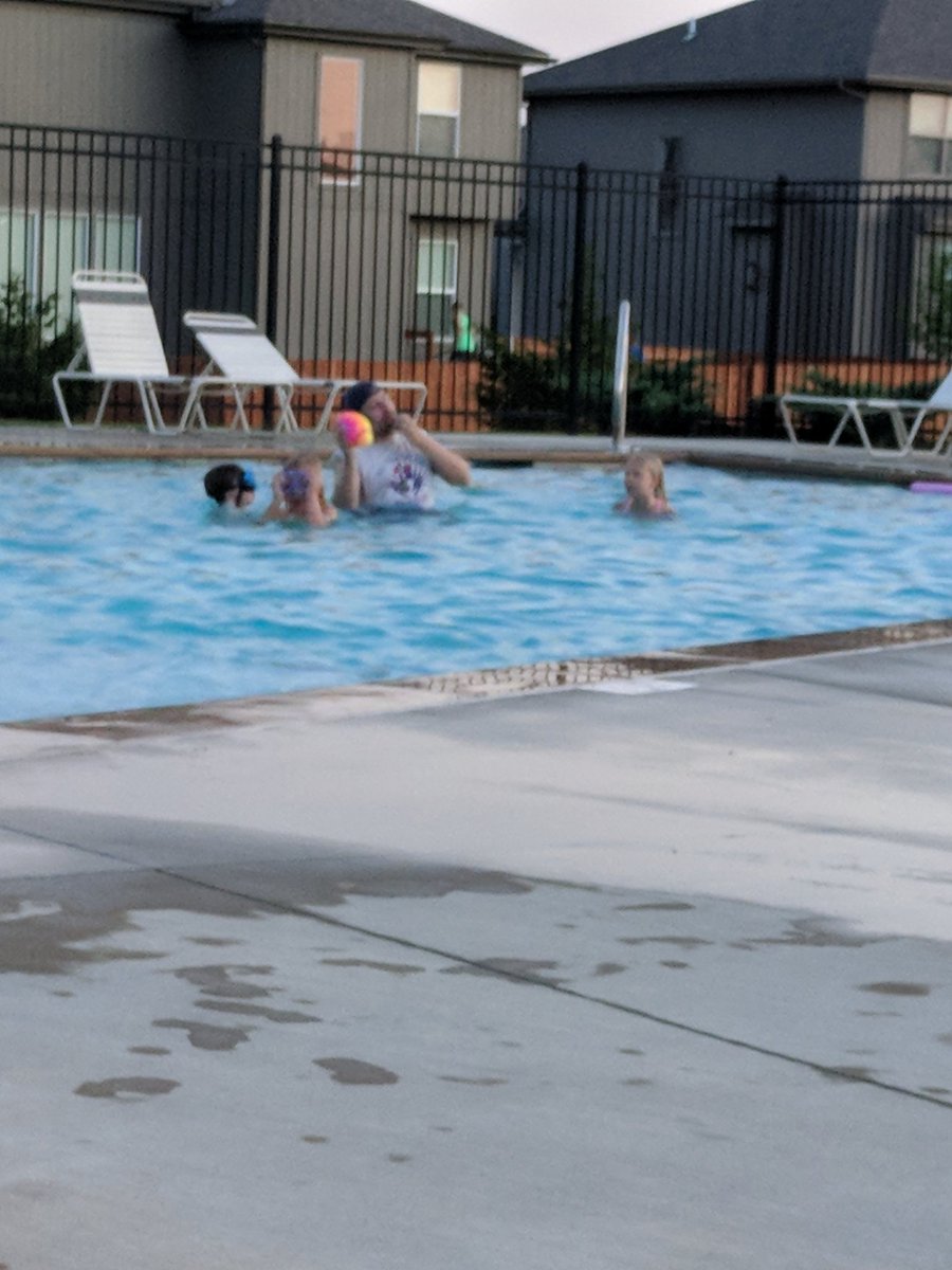 bjvsummer's tweet photo. #latenightswim #familytime #ourhappyplace https://t.co/ltNeCiOwty