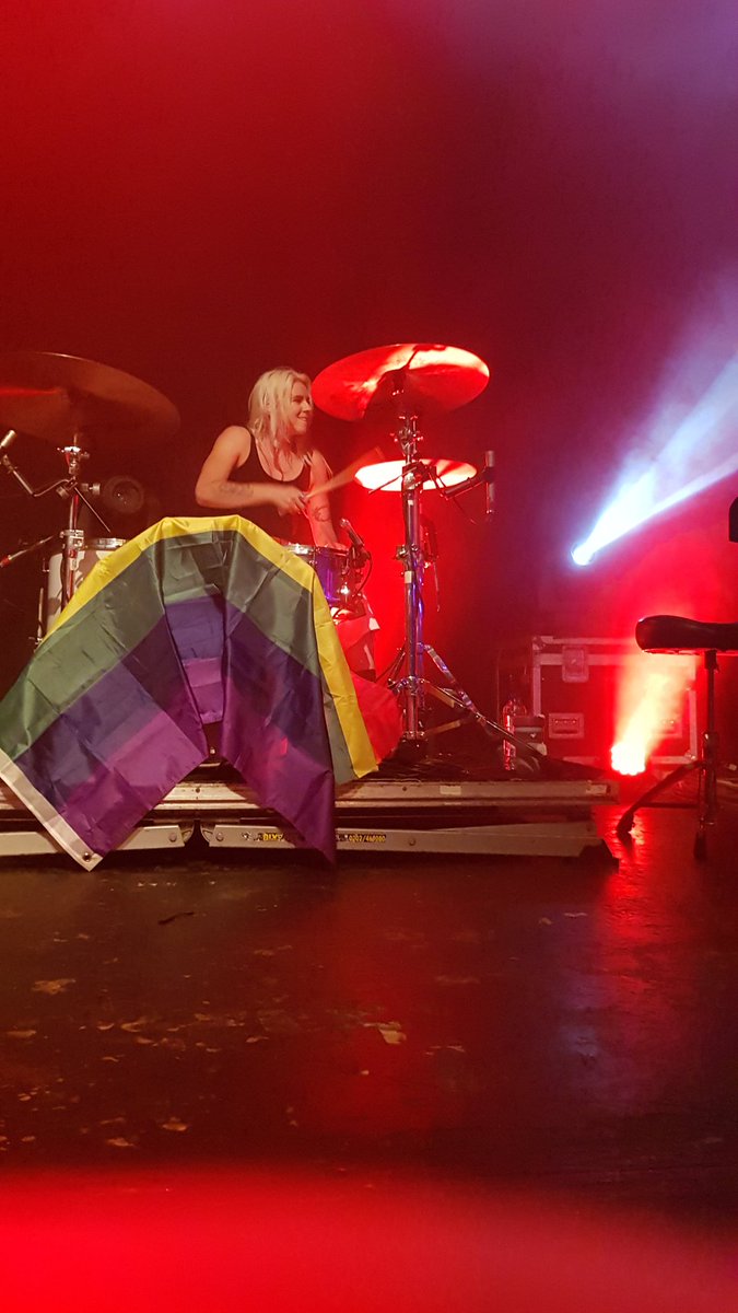 frailstatexmind's tweet photo. 31st May
PVRIS- Ninkasi Gerland Kao- Lyon https://t.co/LJcoFxZM6C
