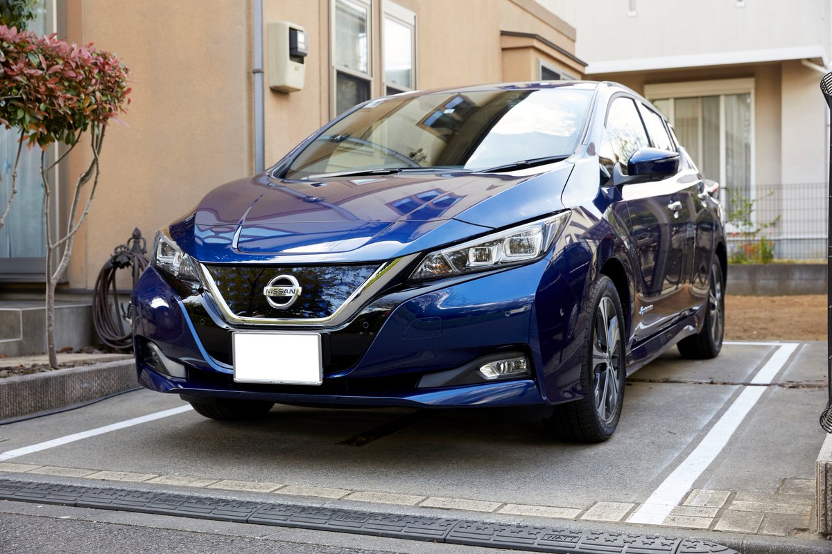 Leaf Miharuno Twitter પર 40kwh新型 日産リーフ は 初代のリーフよりもクルマのクラスが1つか2つ上がったような プレミアムセダンみたいな雰囲気の乗り味になったと感じましたね 納車 18年3月 グレード G 40kwh ボディカラー オーロラフレアブルー