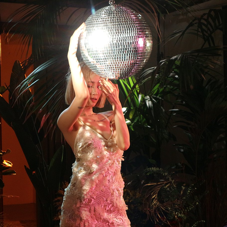 i_rasya's tweet photo. Disco Ball only by former Wonder Girls.. 
#pluhmm #citywoman #gashina #hatfelt #yubin #Sunmi #wondergirls https://t.co/0KpKr8lgif