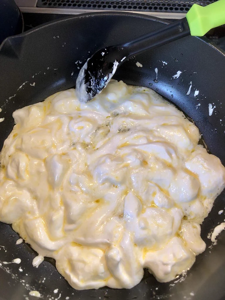 簡単なのに中毒性あるｗｗバターとマシュマロ、コーンフレークで作るおいしいお菓子！