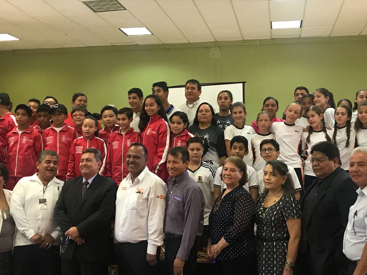 construajedrez's tweet image. Génesis abanderada #Coahuila en Juegos Deportivos Nacionales #CONDEBA #Nayarit en reconocimiento a Campeonato Nacional SUB14Femenil #Ajedrez #FENAMAC
Reconocimiento a @colam_saltillo por Campeonato Nacional Infantil Ajedrez #CONADEIP y a Dante por 2do lugar Nacional SUB12 FENAMAC