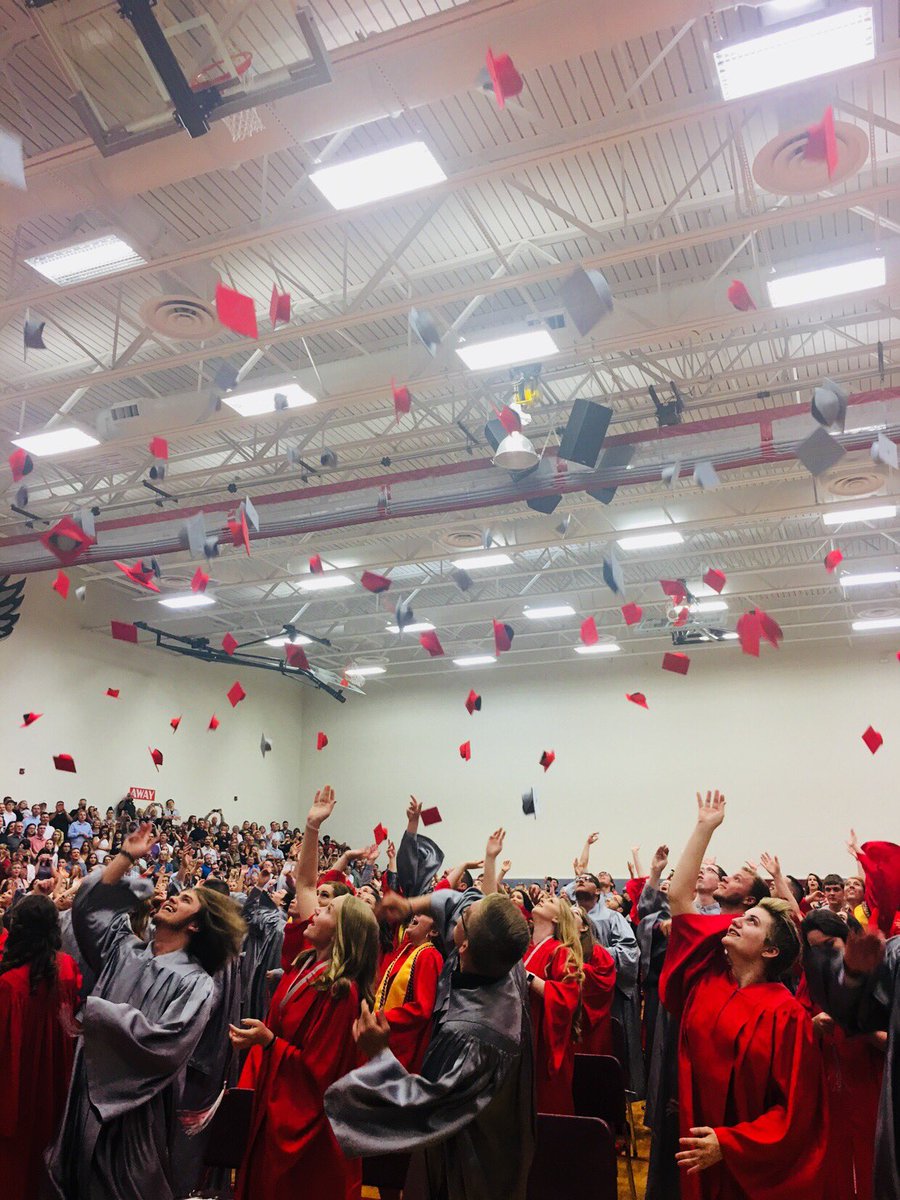 shane_hotchkiss's tweet photo. Congratulations to the Bermudian Springs class of 2018.  An amazing group of young men and women!  Best wishes!!! https://t.co/zNj6AgsYZC