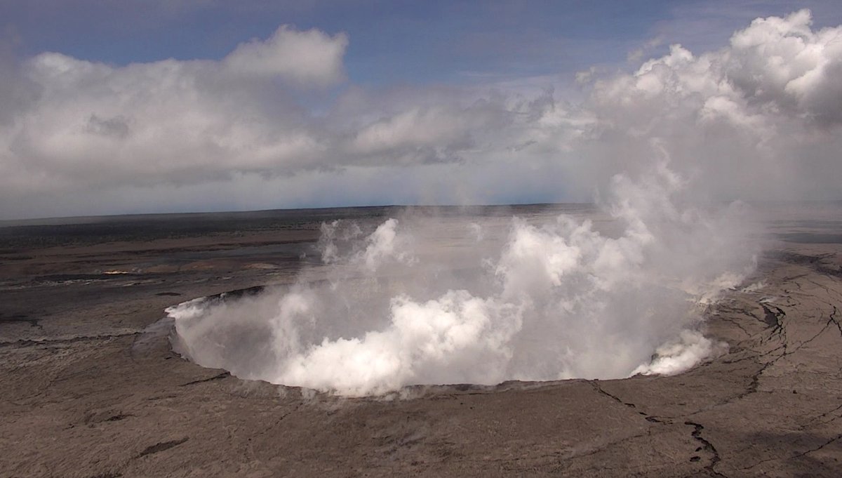 USGSVolcanoes's tweet photo. This week's HVO Volcano Watch describes what's been happening at Kīlauea for more than three decades. Read on at https://t.co/5UFKOAR69v https://t.co/TkL9N8UQzB