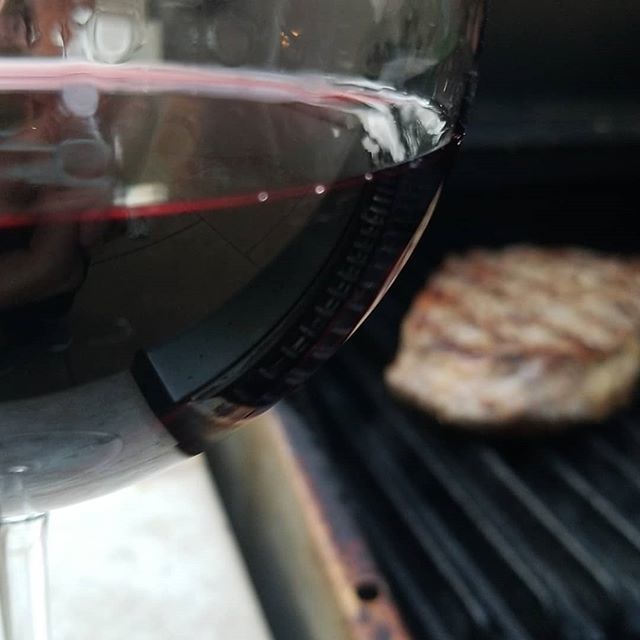 floater99's tweet photo. I'm looking at you, #ItsSummerRight?. I see you. https://t.co/cOsciKbLGf https://t.co/XYTsM24saO