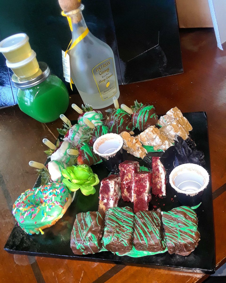 hennable's tweet image. 