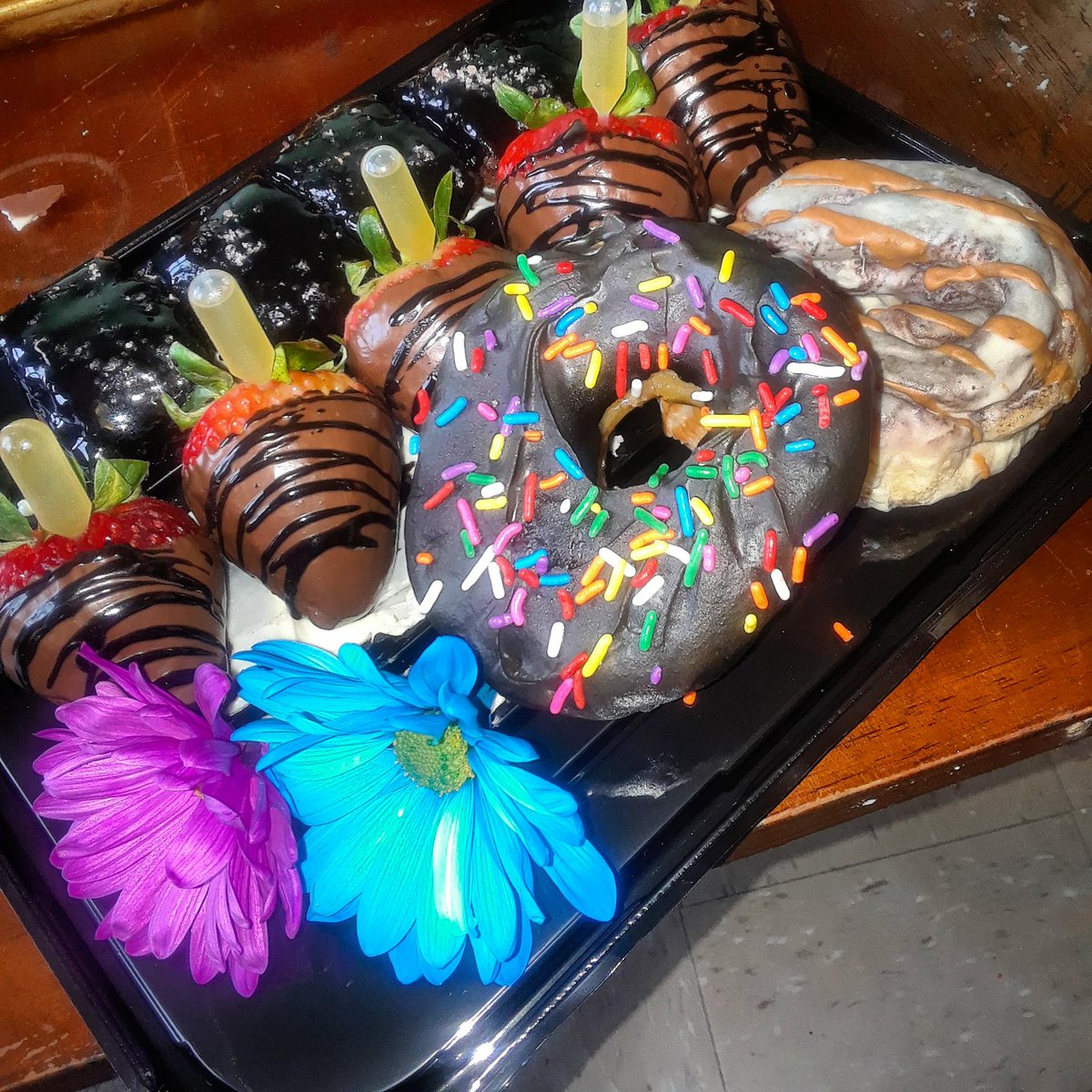 hennable's tweet image. 