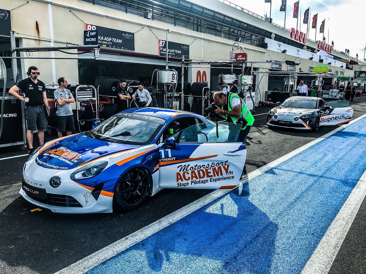 TeamRacingTech's tweet photo. Q2 pour l’ @AlpineEuropaCup :
P3 pour le pilote maison Sylvain Noël
P8 pour Mathieu Blaise
P10 pour Thierry Soave
Rdv à 11h55 pour la Course 1 en live sur : https://t.co/Yry5dLhl3E
@alpine_cars
#teamracingtechnology #alpine https://t.co/dqXADNSYIl