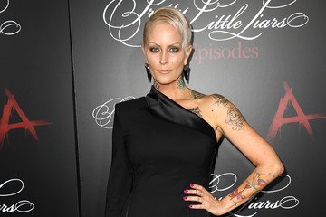 1BlackGeek's tweet image. It's a well known fact that the #CharmedReboot had 100% of my support once #MadeleineMantock was cast. Now they've added costume designer #MandiLine (#PrettyLittleLiars, #TheArrangement, #FakingIt, #Travellers) so it's set for me. I'm in. 200%. Well done @cw_charmed. Can't wait.