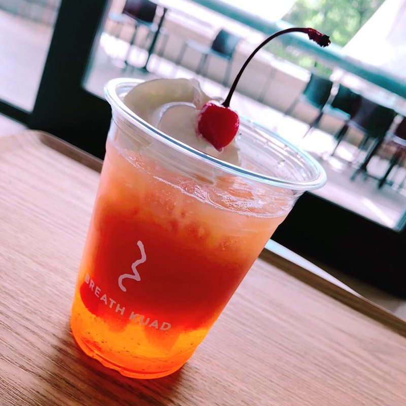 KimitodoT's tweet photo. コラボカフェの販売は6月3日（日）までの期間限定です。
展示会を見て回って休憩ついでに甘いもの等いかがですか？
ドリンクをブレスクアド���買って、学食でデザートと一緒になんて素敵ですね♪
＃君に届け展　＃別冊マーガレット https://t.co/FKTcbGo4Mb