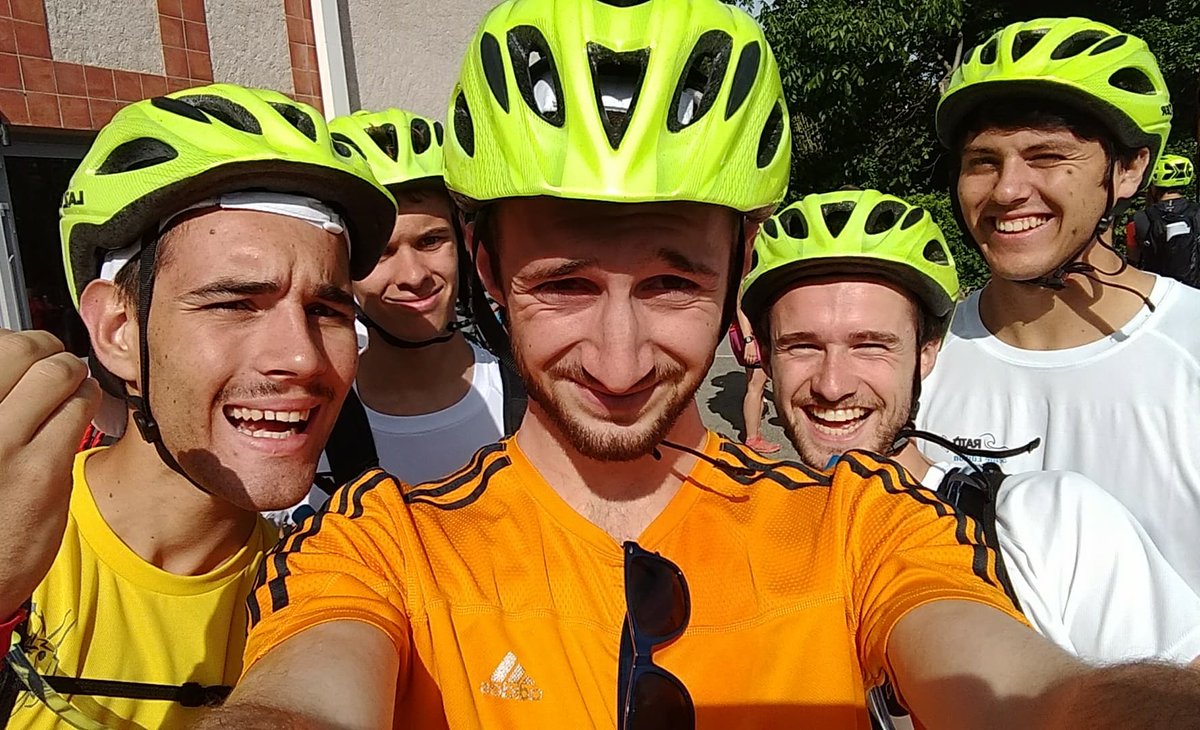 Les étudiants de <a href="/CentraleMars/">Centrale Marseille</a> sont présents au #Raid de notre partenaire @Eurovia_Group du #RaidECM ! 
Très bel évènement de <a href="/VINCI/">VINCI</a>-<a href="/VINCI_fr/">VINCI</a> 😍