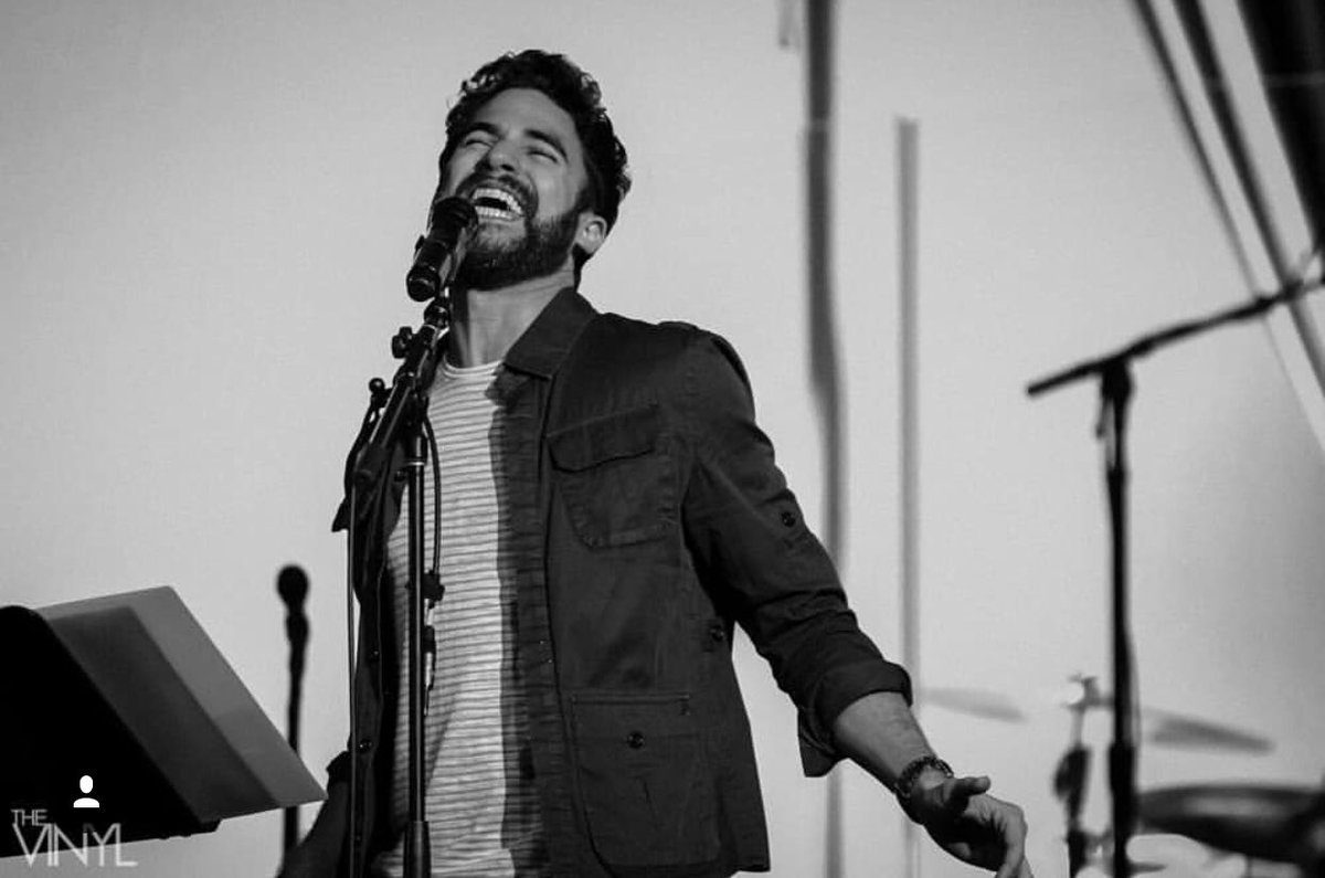 l_aDyfac_e's tweet photo. 良いですね〜🎙💛❤️ #LMDCtour #darrencriss #leamichele #gleesong https://t.co/T8wNelivln