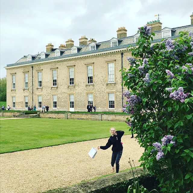 spaceinyourcase's tweet image. The beautiful grounds of @althorpestate in Northamptonshire. Photo-bombed by a teenager 😂 
#familytravelmoment #familytravel #travelwithkids
.
.
.
.
.
.
.
.
.
.
.
.
.
.
.
 #travelgram #iamatraveler #traveltheworld #instatravel #travelblog #travelphot… ift.tt/2J59zgv