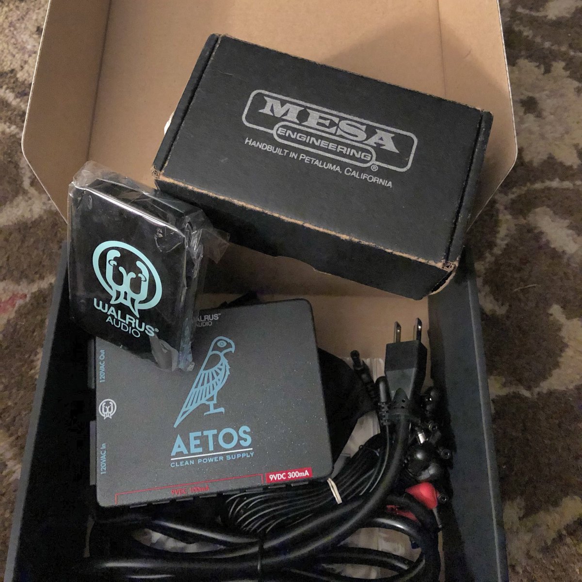 Bizness_socks's tweet photo. MAIL’S HERE #goodhaul #aetos #throttlebox #prestigeworldwide @WalrusAudio @MesaBoogie https://t.co/2Zd4aFQnfF