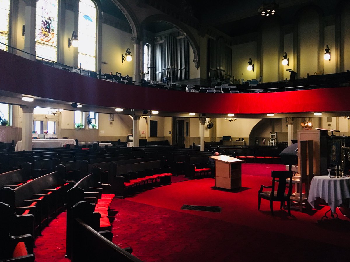 therealneshama's tweet photo. #blessed #shabbos #holywork #holysisters #chasinglight #Romemu https://t.co/adp2vZfi8C
