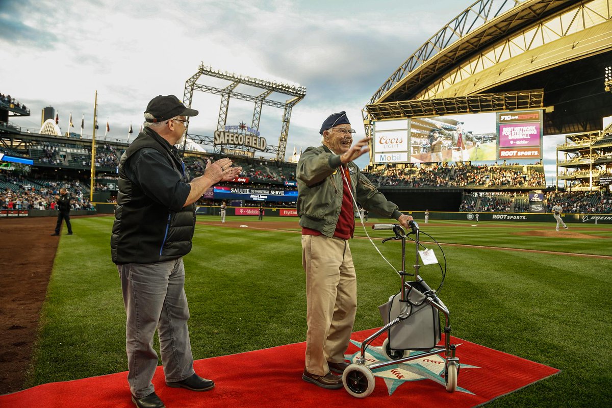 TMobilePark's tweet photo. We are honored to welcome WWII veteran Albert Jones during tonight's Salute to Those Who Serve. #MarinersSalute https://t.co/s5o6aUzKQF