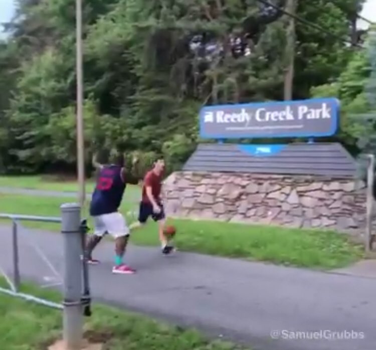 TeddyP___'s tweet photo. @SamuelGrubbs1 So many legendary things have happened at this park. From b ball to cookouts ๐๐พ ... real #CharlotteNative #EastCharlotte https://t.co/Qkijdnm6xQ
