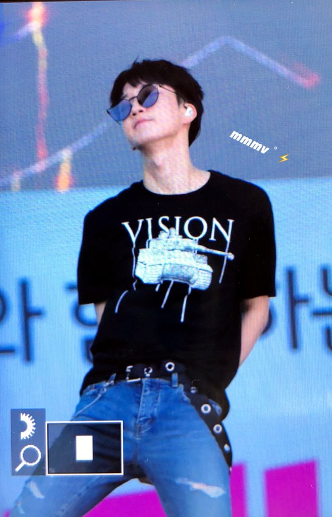 sh_momo_'s tweet photo. 180602
우리 모두 수고수고 😘
@official_hoony_ 

#이승훈 #승훈 #위너 #seunghoon #hoony https://t.co/Cmo5wBrniQ