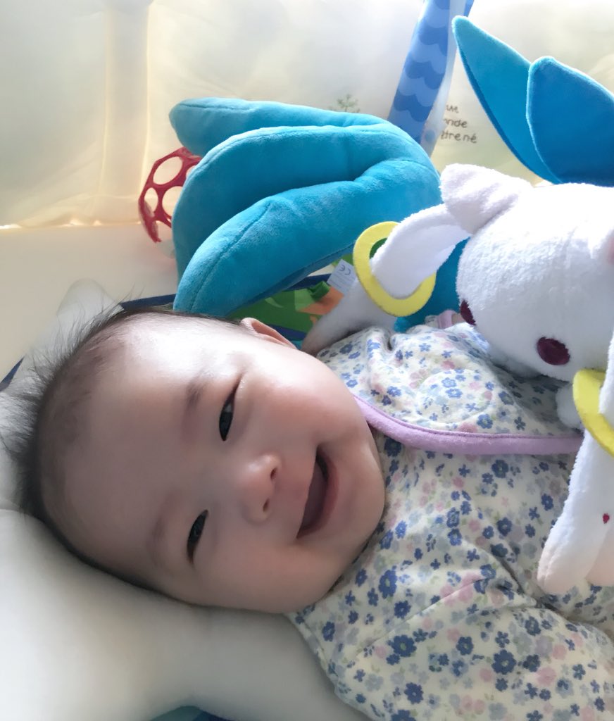 宮沢純 小さなイベント屋 生後1カ月記念日に撮影された彼女は職業選択の自由アハハンだったのにね 立派なヲタクになって ママとコミケ行ったりアニクラであそぼうね