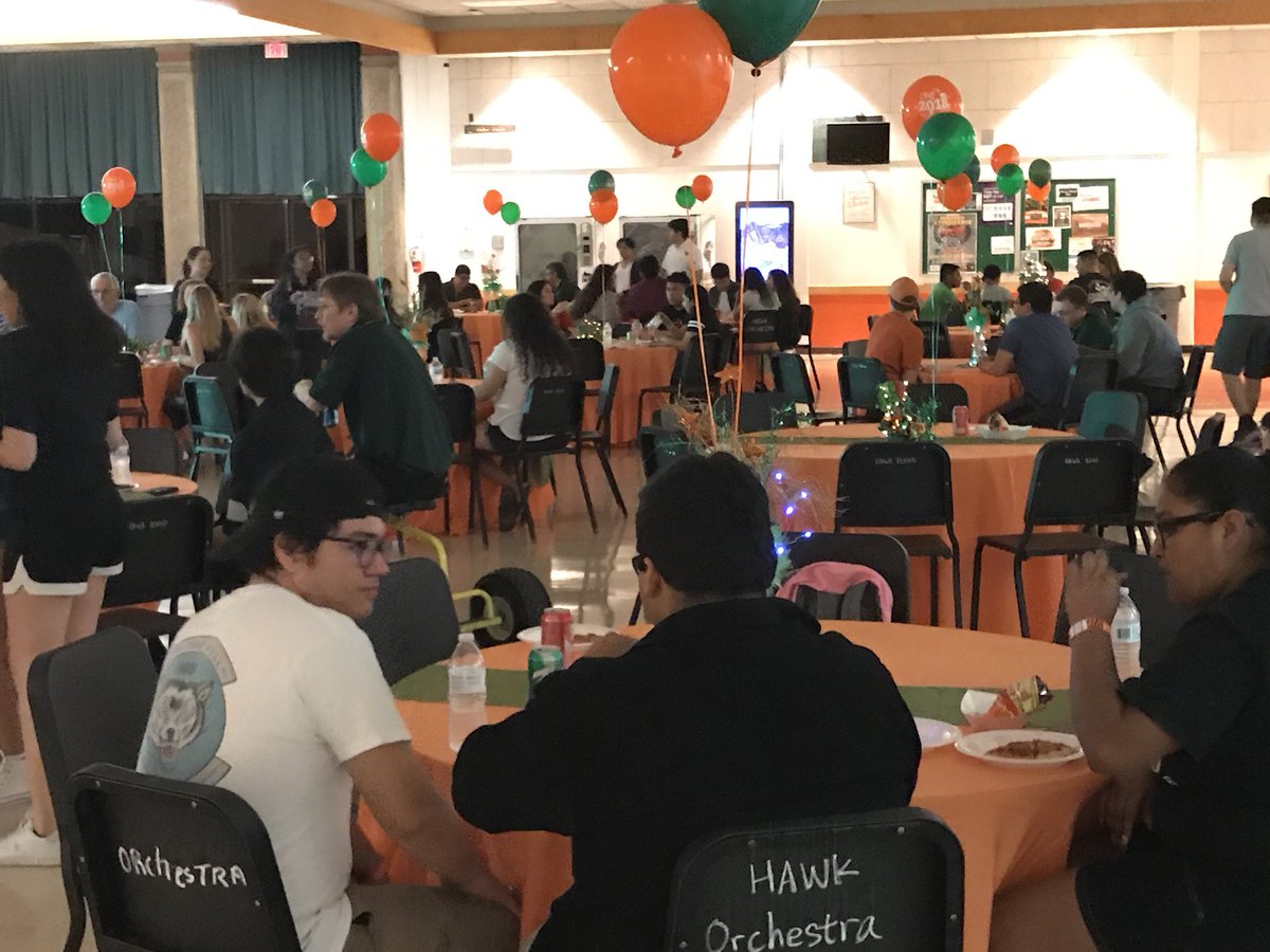 hhssseniorclass's tweet photo. Enjoying some laser tag, photo booth, rock climbing, table games, and much more! #southptsa https://t.co/Y7goqS6r55