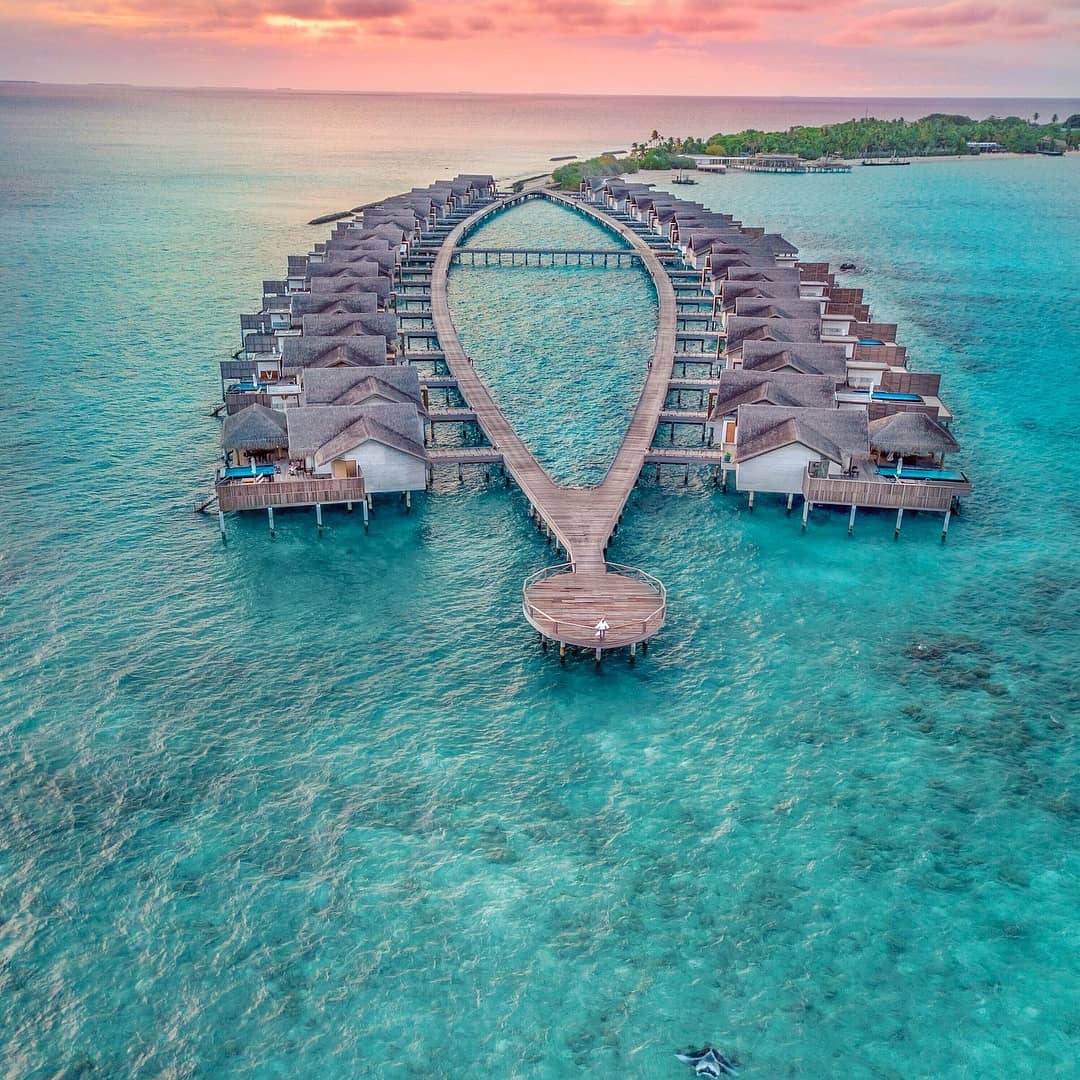 #MagicalMaldives 💓
📸 Via @GypsyLovinLight

📍#FairmontMaldives
#Maldives #Travel #TravelAwesome #Travellers #Beauty #Beach #BeachLovers #VacationMode #InstaGood #InstaTravelHub #Wunderlust