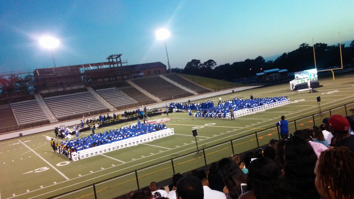 Ms_Jackson1000's tweet photo. It's been a great day💙 @tylerisd @JohnTylerLions #webleedblue https://t.co/jwGS3ELaTZ
