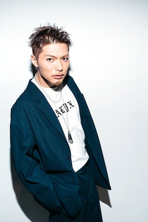 realsoundjp's tweet photo. 【フォロー＆RTでサイン入りチェキプレゼント】EXILE SHOKICHIが語る、“hideオマージュ”の真意　「hideさんとの出会いが自分の音楽を作った」
https://t.co/IL4n0eKLlv
#プレゼント #SHOKICHI #LDH https://t.co/Wd4SDJz0U8